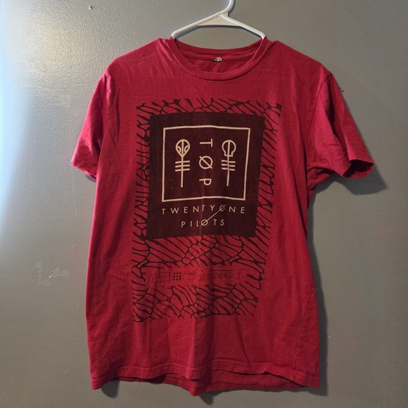 Unknown Tops - 🟢2 For $15 ♦️Twenty One Pilots Graphic Tee♦️